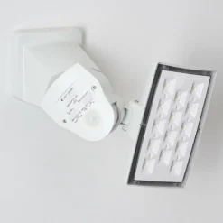 hofstein Applique murale d'extérieur Loit LED Blanc, 1 lumière, Détecteur de mouvement