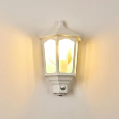 Lampes Vintages & Rétros-hofstein Applique murale d'extérieur Brissago Blanc, 1 lumière, Détecteur de mouvement