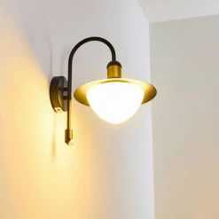 Luminaires Rustiques-hofstein Applique murale d'extérieur Theux Or, Noir, 1 lumière, Détecteur de mouvement