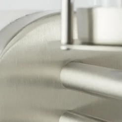 Luminaires Brilliant Applique murale d'extérieur Brilliant Giffy Argenté, 1 lumière, Détecteur de mouvement