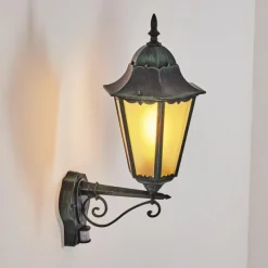 Luminaires Rustiques-hofstein Applique murale d'extérieur Hongkong Vert, Noir, 1 lumière, Détecteur de mouvement