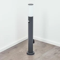 hofstein Caserta Lampe à prise électrique, Eclairage de chemin Anthracite, 1 lumière, Détecteur de mouvement