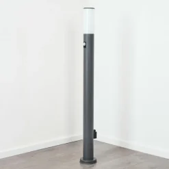 hofstein Caserta Lampe à prise électrique, Eclairage de chemin Anthracite, 1 lumière, Détecteur de mouvement