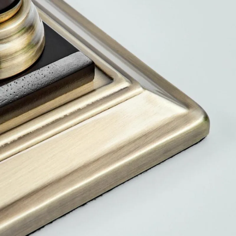 Luminaires Rustiques-hofstein Lampe de table Barbe Laiton, Noir, 1 lumière