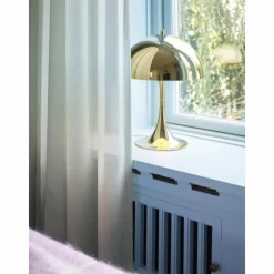 Luminaires Louis Poulsen Lampe de table Louis Poulsen Panthella 320 Laiton, 1 lumière