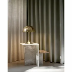 Luminaires Louis Poulsen Lampe de table Louis Poulsen Panthella 320 Laiton, 1 lumière