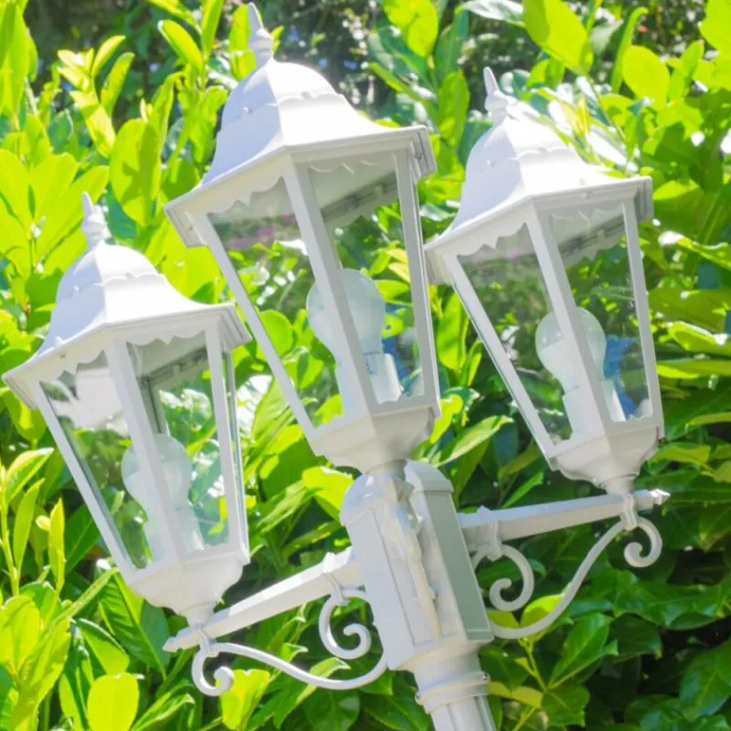 Luminaires Rustiques-hofstein Réverbère Hongkong Blanc, 3 lumières