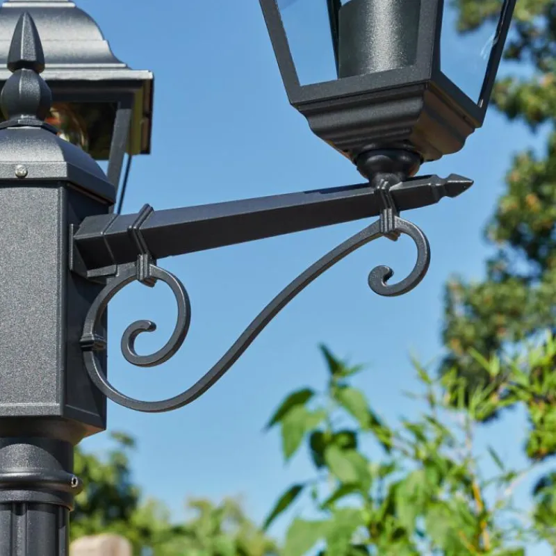 Luminaires Rustiques-hofstein Réverbère Naofe Noir, 3 lumières