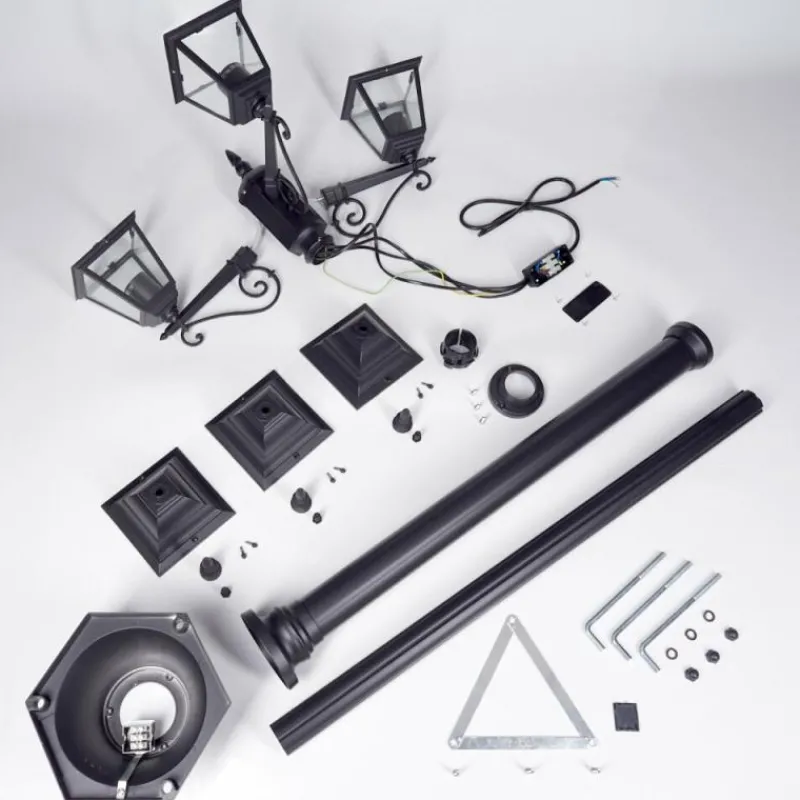 Luminaires Rustiques-hofstein Réverbère Naofe Noir, 3 lumières